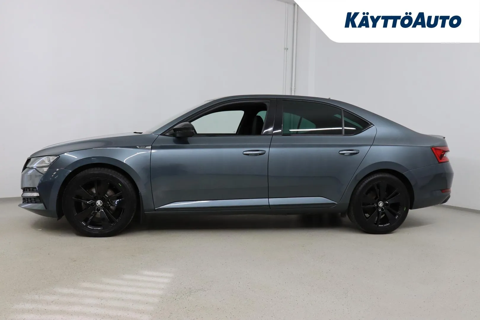 Skoda Superb FPV-780 carousel image