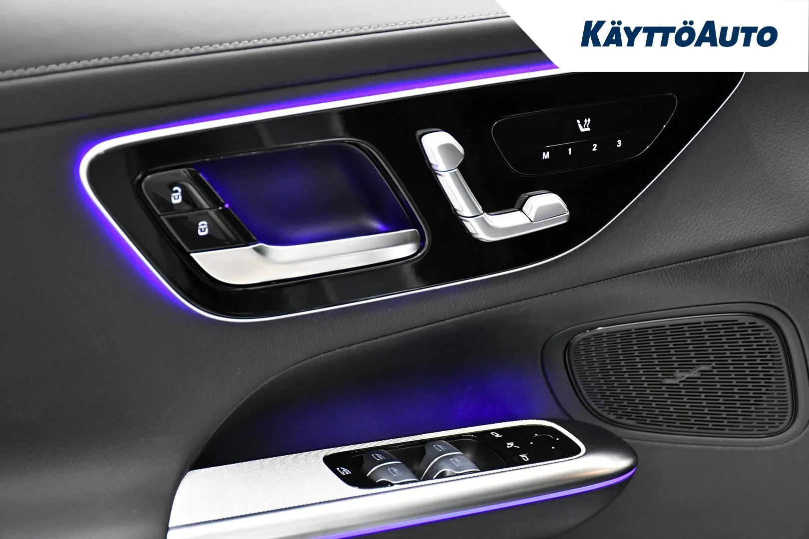 MERCEDES-BENZ GLC 300 ZPP-683 carousel image