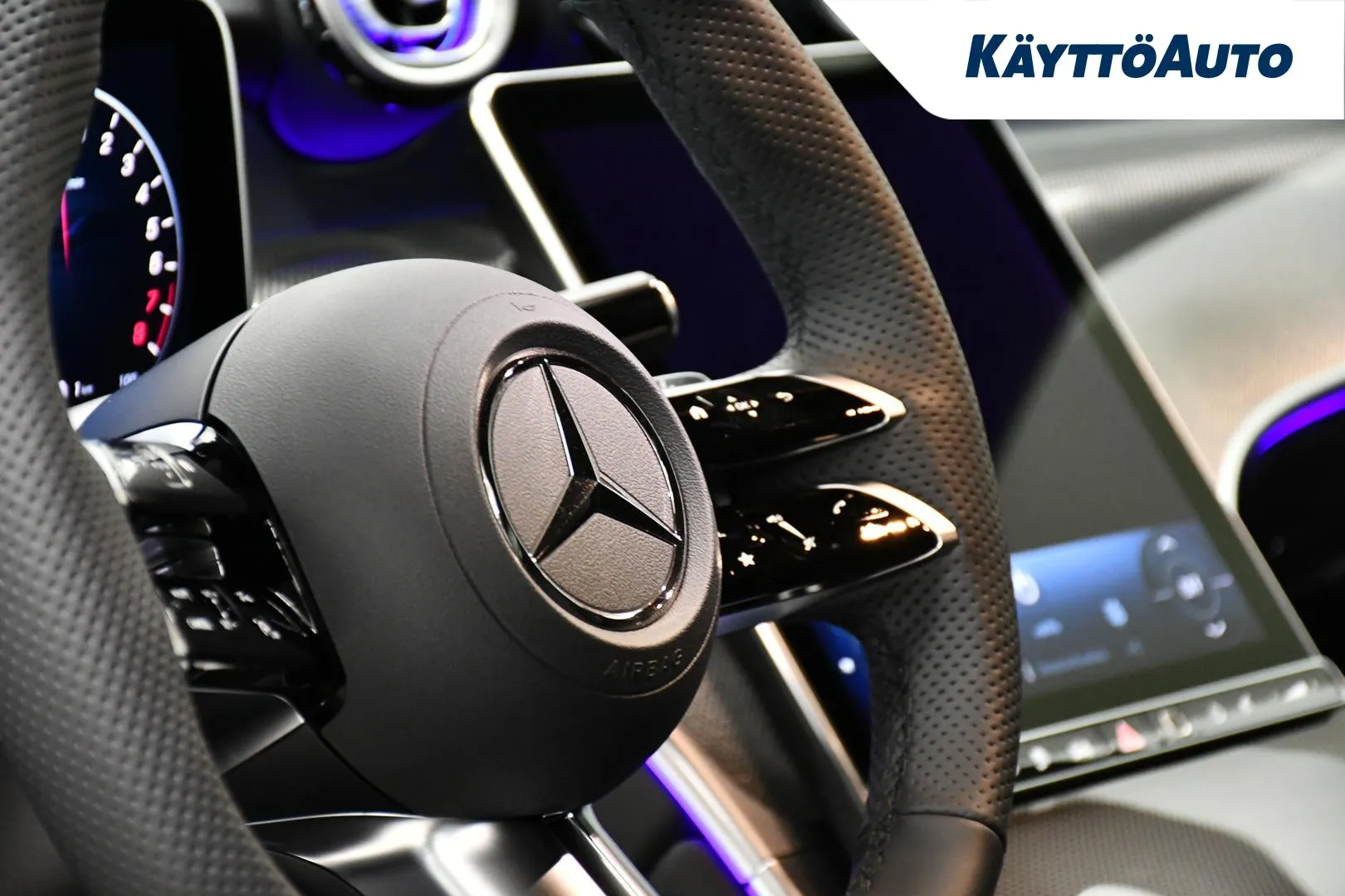 MERCEDES-BENZ GLC 300 ZPP-683 carousel image