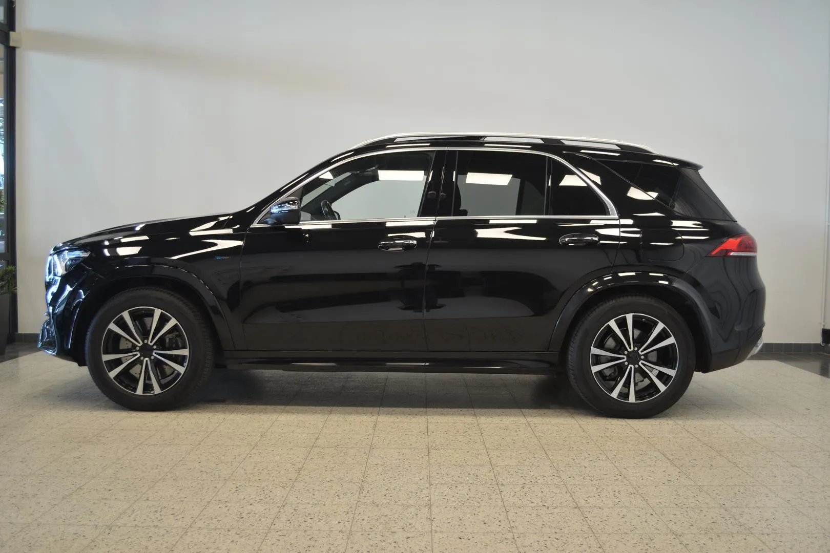 MERCEDES-BENZ GLE IXZ-610 carousel image