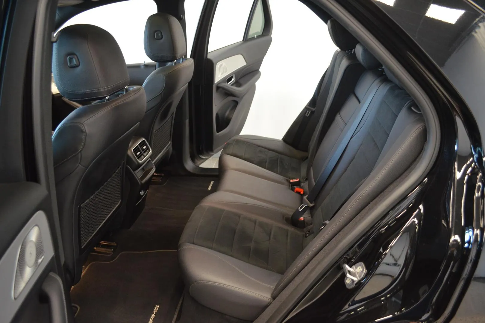 MERCEDES-BENZ GLE IXZ-610 carousel image