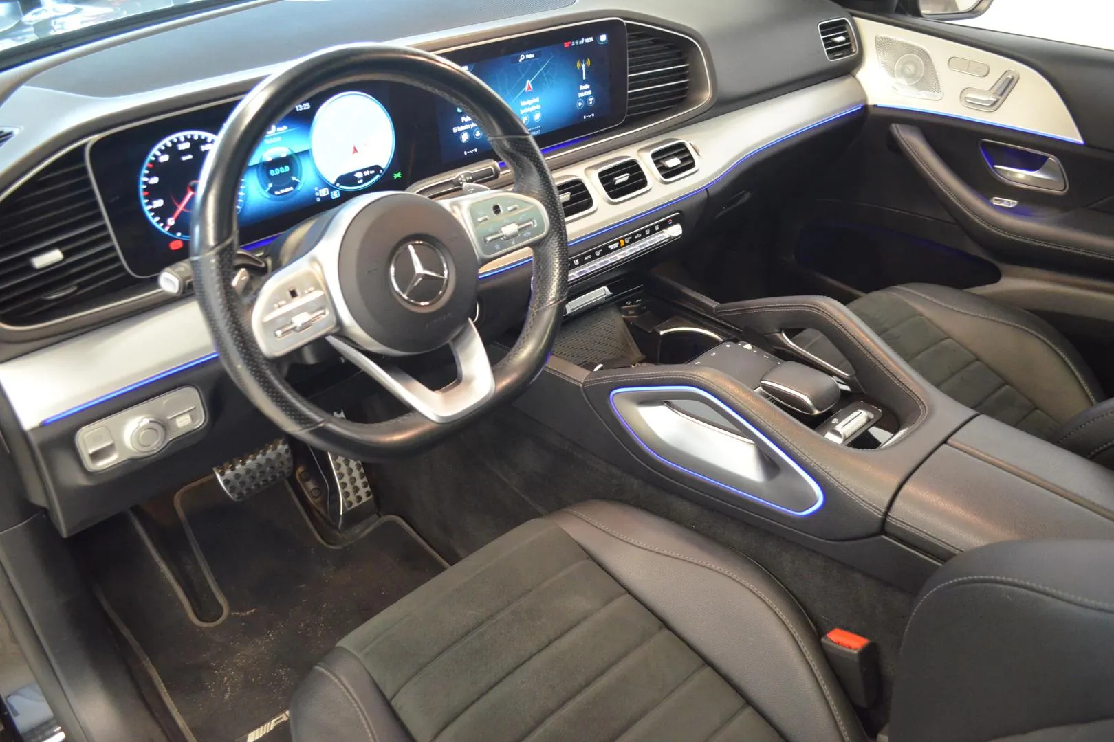 MERCEDES-BENZ GLE IXZ-610 carousel image