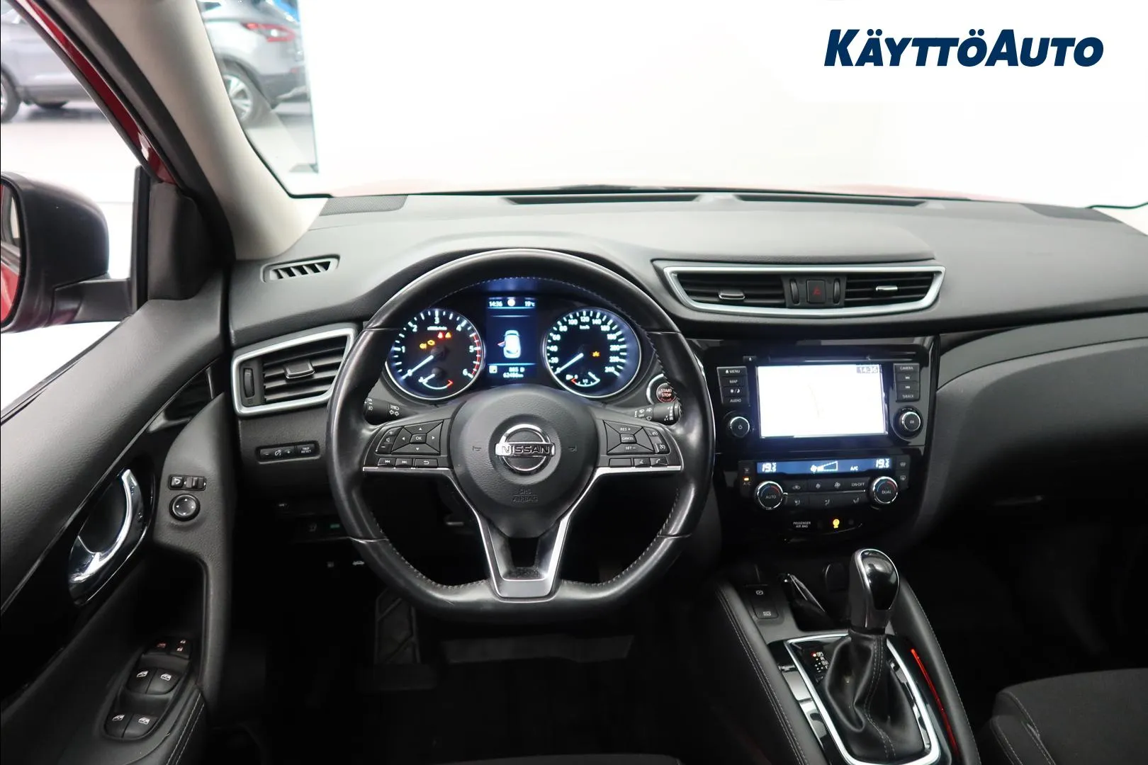 Nissan Qashqai SZZ-481 carousel image