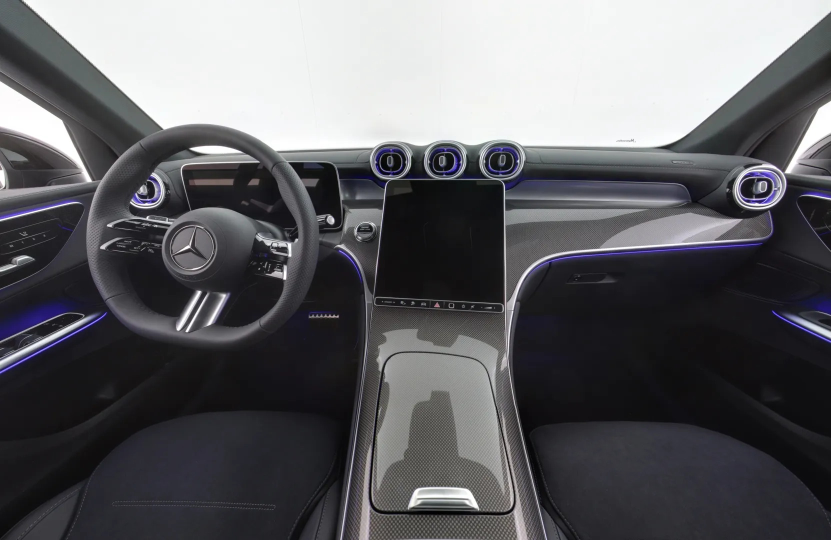 Mercedes-Benz GLC ZPP-682 carousel image
