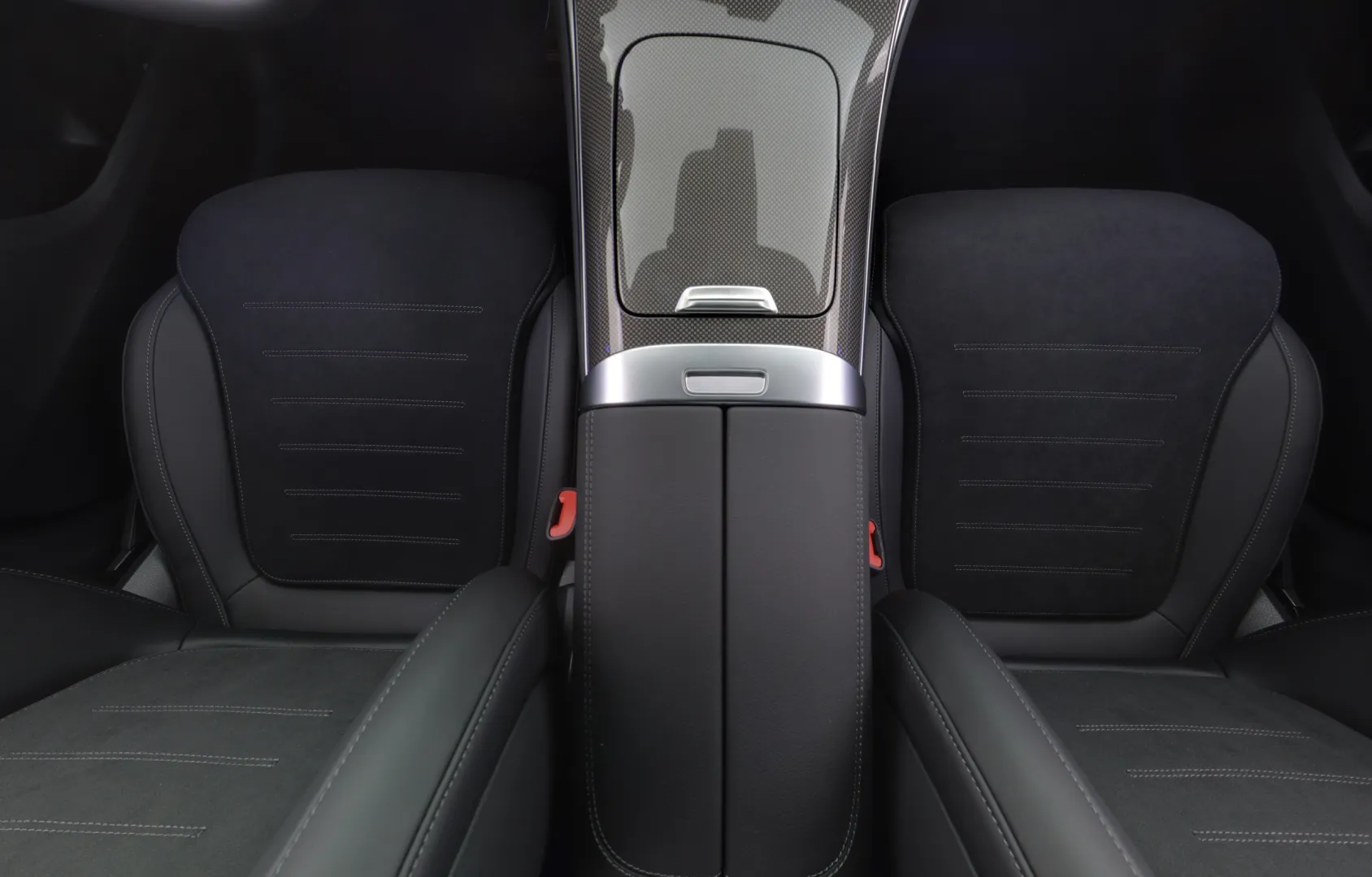 Mercedes-Benz GLC ZPP-682 carousel image