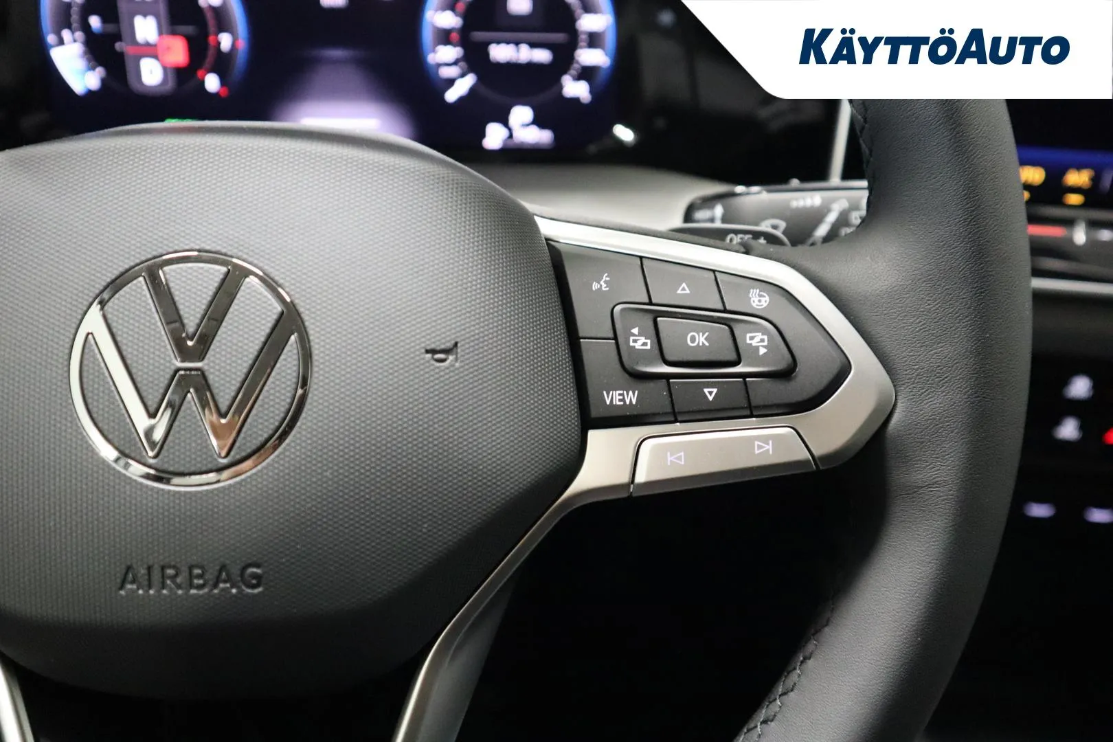 Volkswagen Golf ZPP-809 carousel image