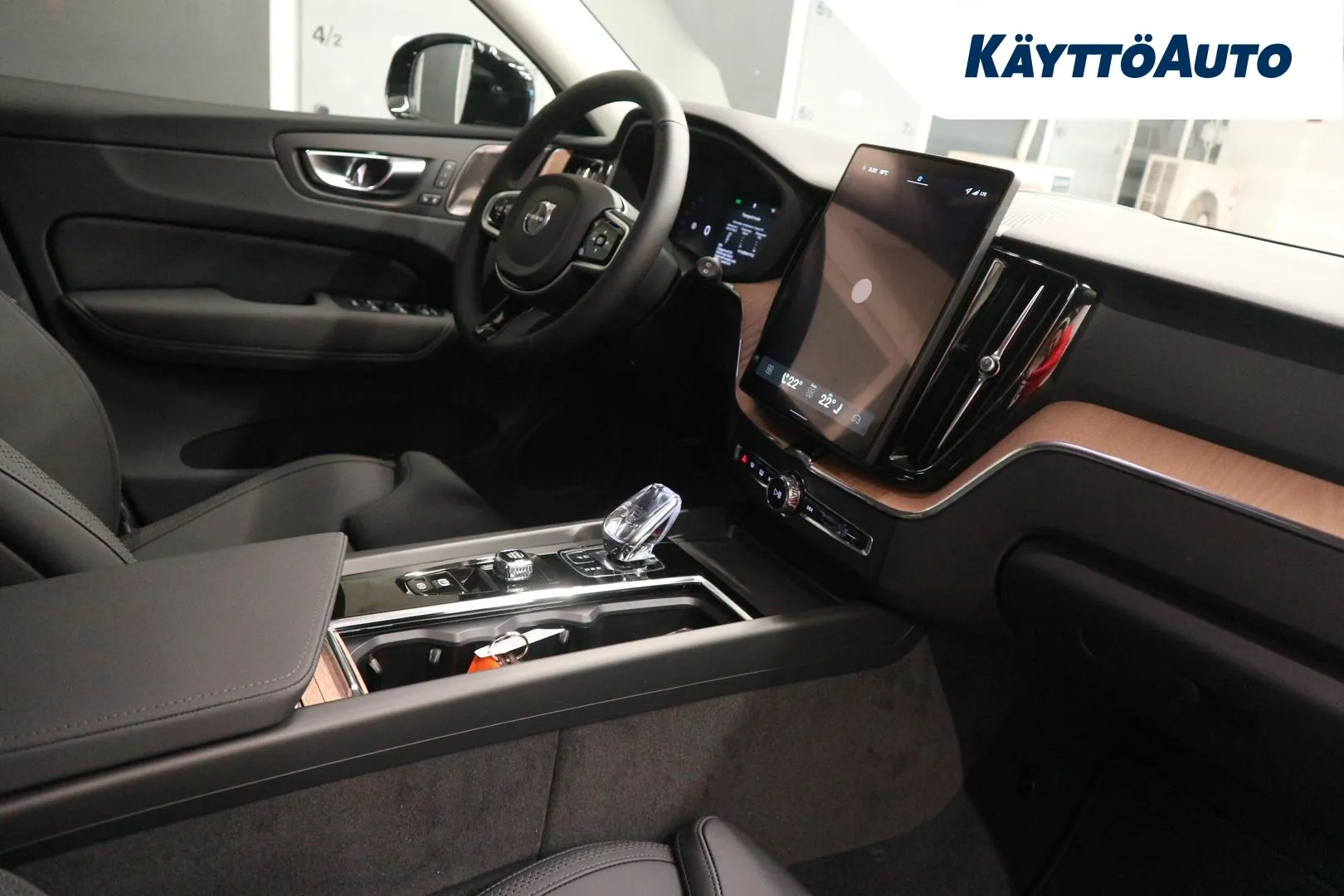 Volvo XC60 ZPM-610 carousel image