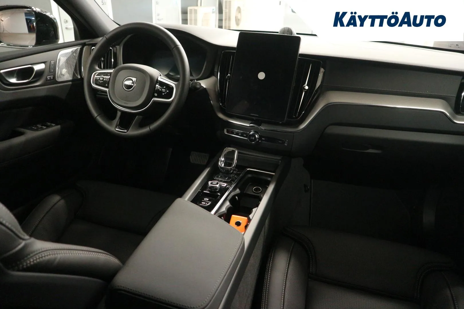 Volvo XC60 ZPM-617 carousel image
