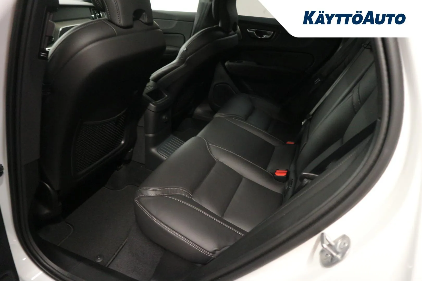 Volvo XC60 ZPM-617 carousel image
