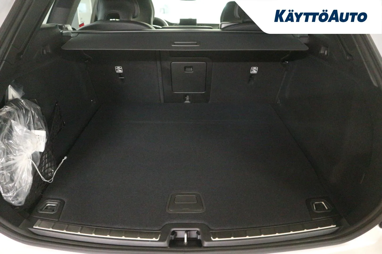 Volvo XC60 ZPM-617 carousel image