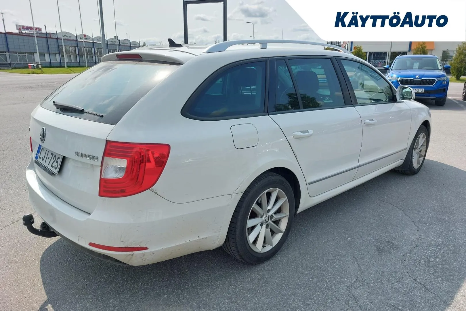 SKODA Superb CJI-725 carousel image