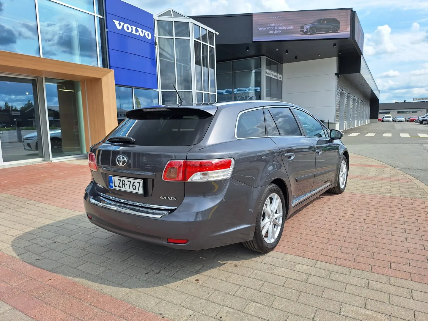 TOYOTA Avensis LZR-767 carousel image