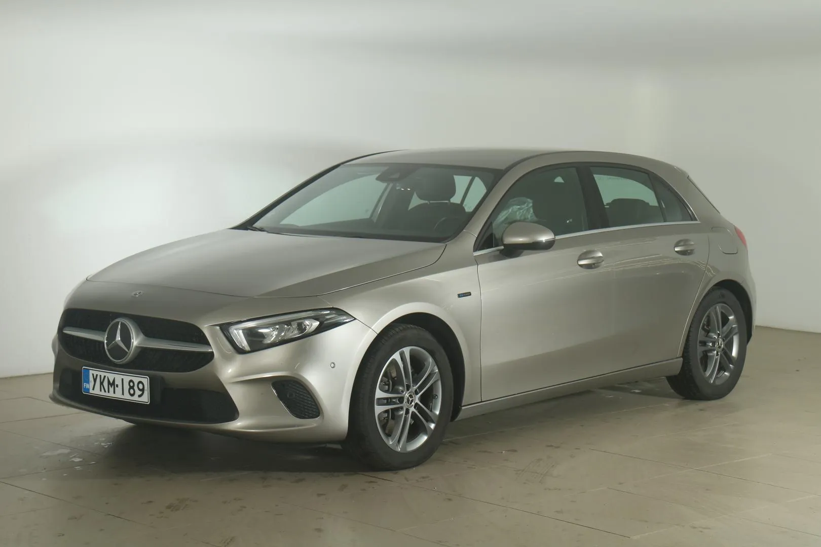 MERCEDES-BENZ A YKM-189 carousel image