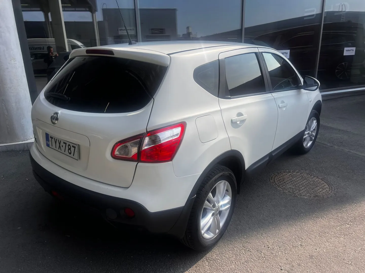 Nissan Qashqai TYX-787 carousel image
