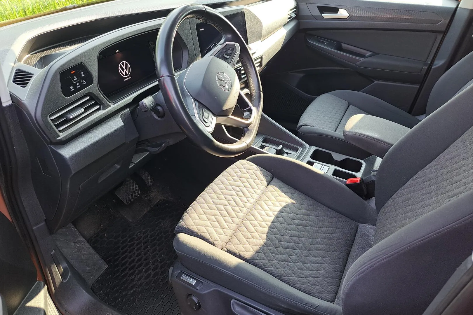 Volkswagen Caddy Maxi ETL-426 carousel image