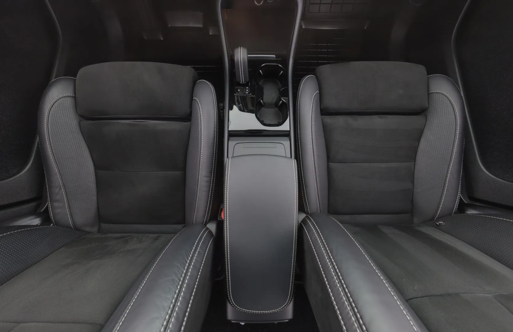 VOLVO XC40 YXO-812 carousel image