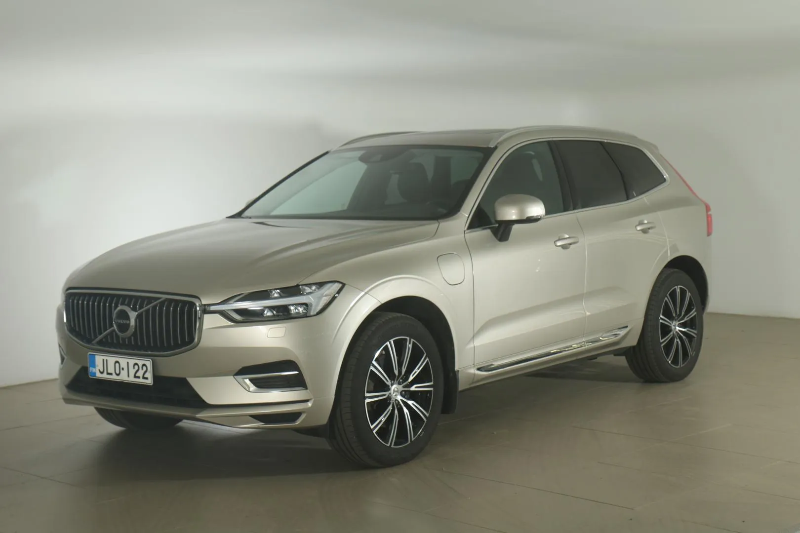 VOLVO XC60 JLO-122 carousel image