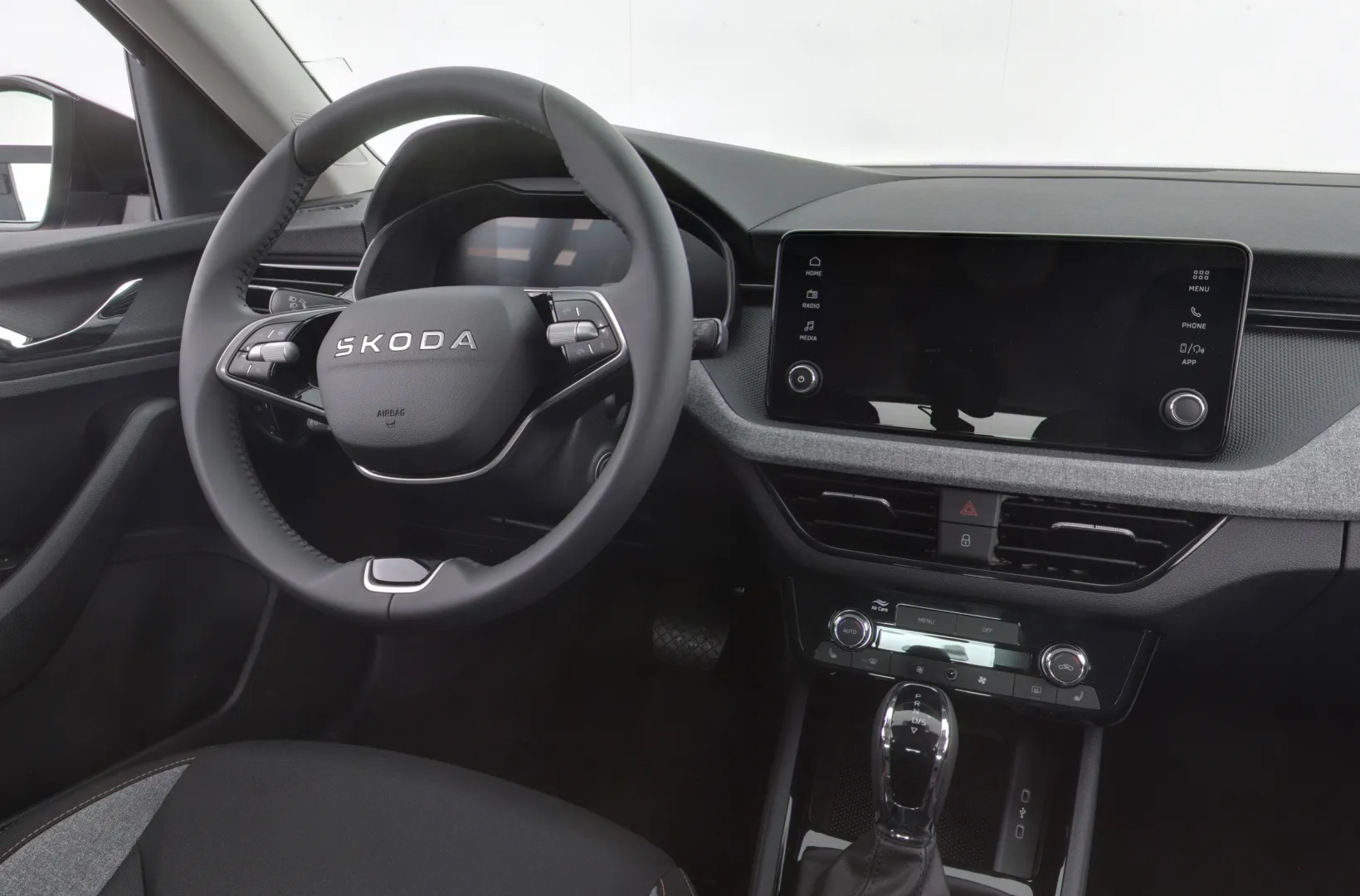 Skoda Kamiq CSG-422 carousel image