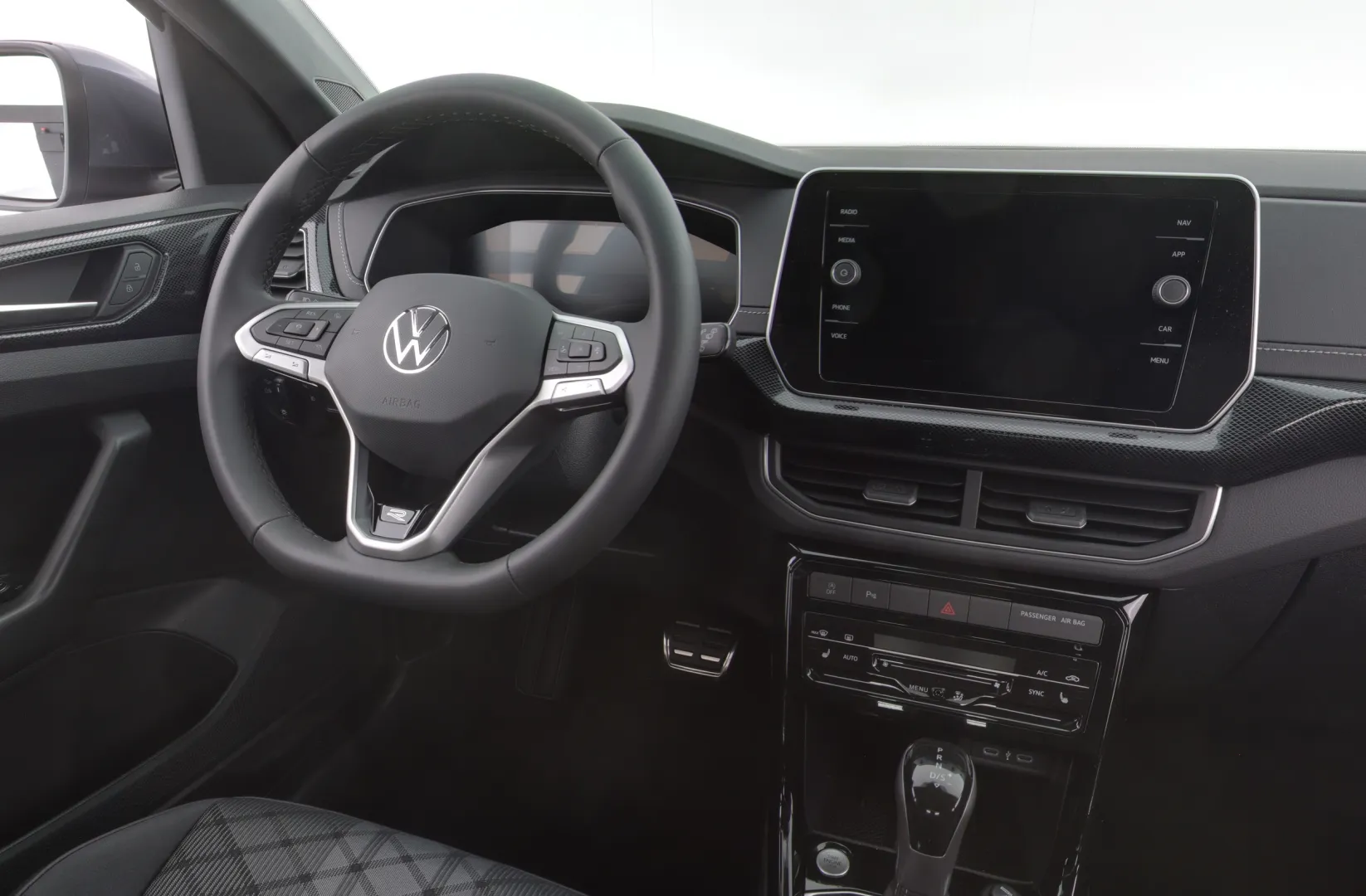 Volkswagen T-Cross JOG-262 carousel image