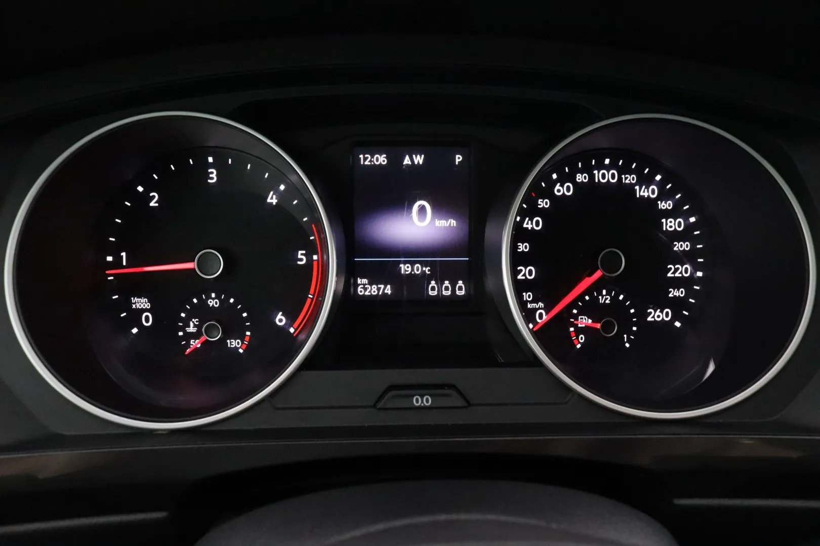 VOLKSWAGEN Tiguan GMH-398 carousel image