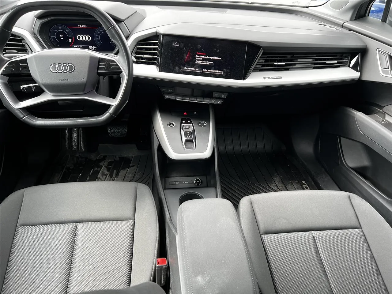 AUDI Q4 e-tron JNY-645 carousel image