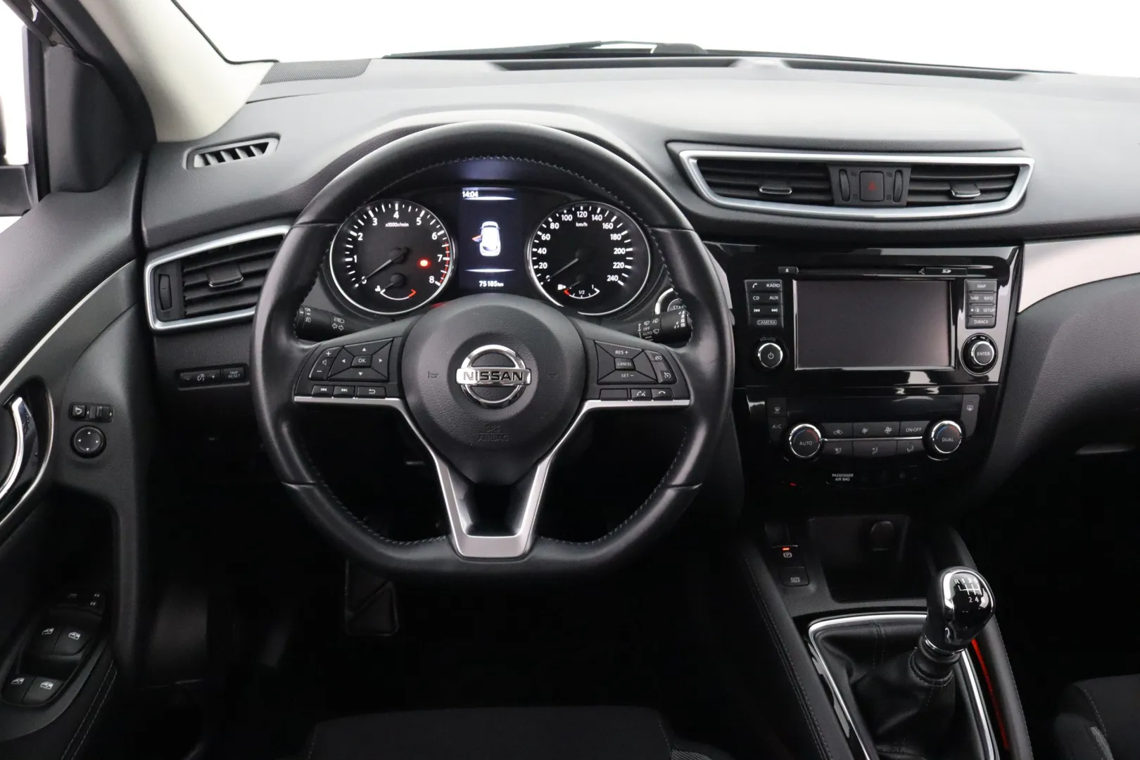 NISSAN Qashqai LOJ-161 carousel image