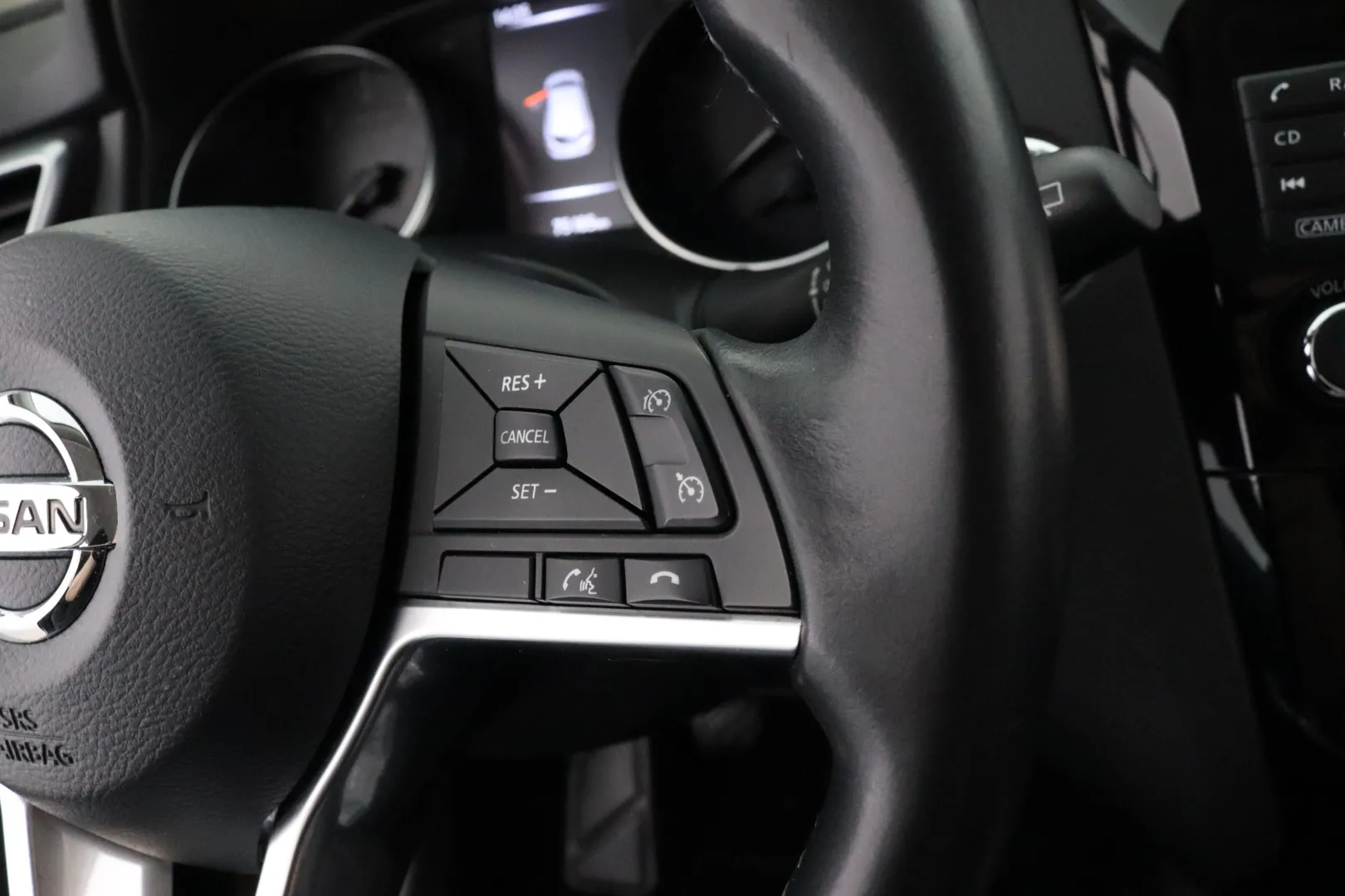 NISSAN Qashqai LOJ-161 carousel image