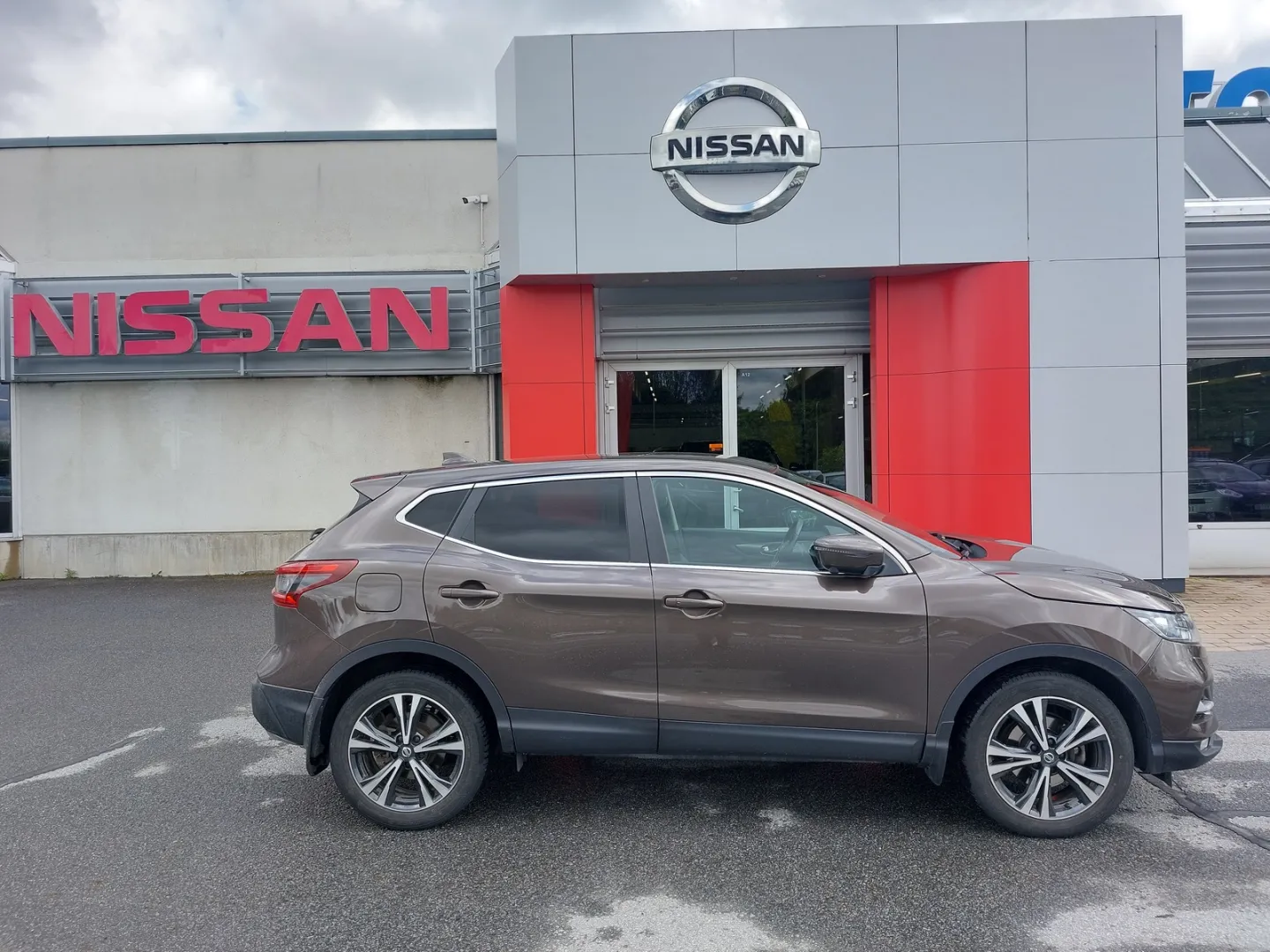 NISSAN Qashqai LOJ-161 carousel image