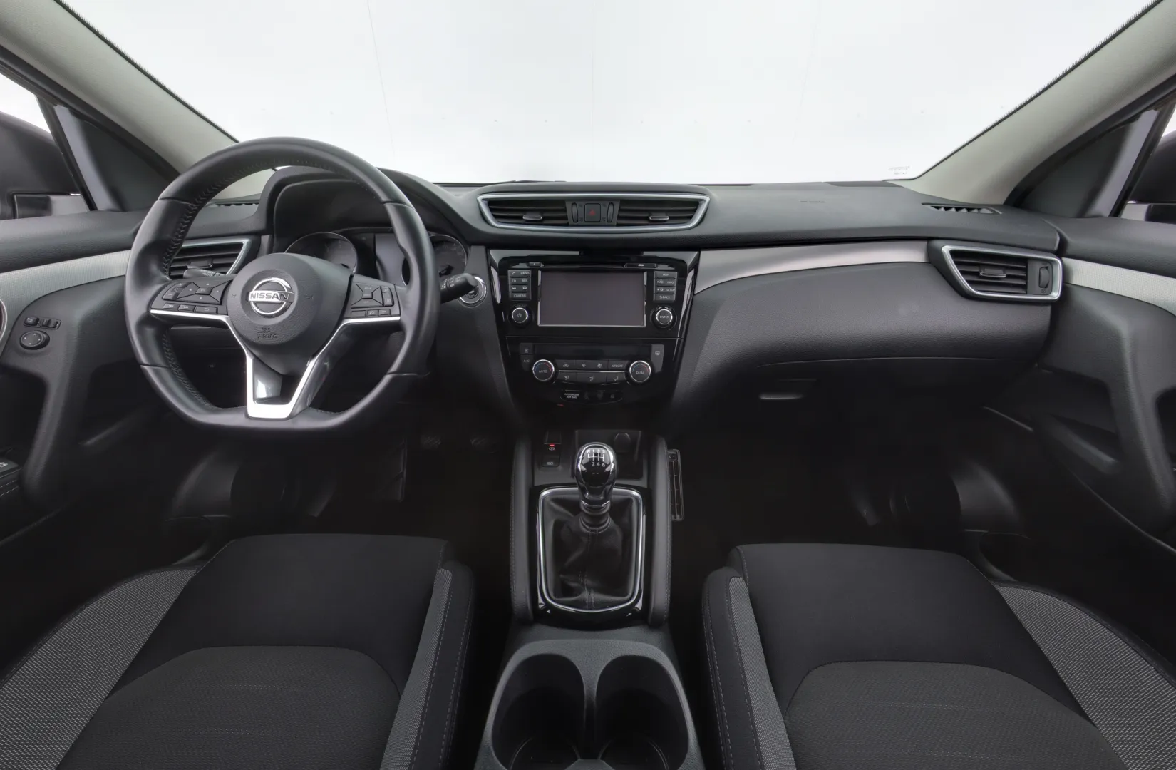 NISSAN Qashqai LOJ-161 carousel image