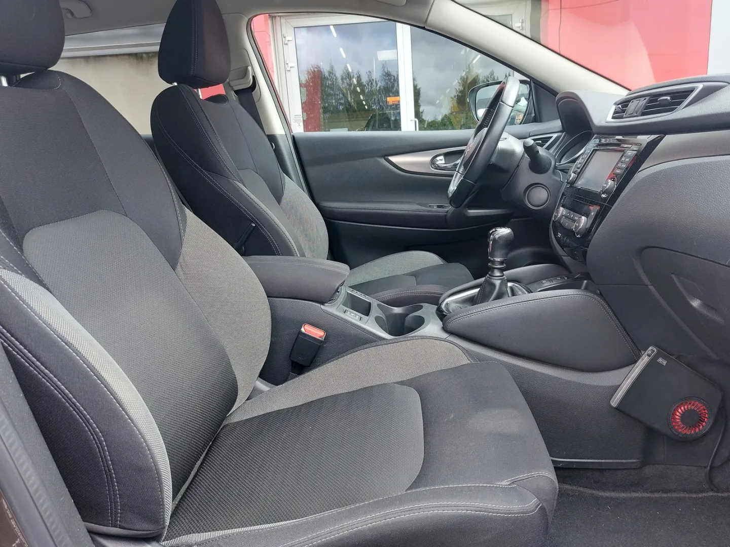 NISSAN Qashqai LOJ-161 carousel image
