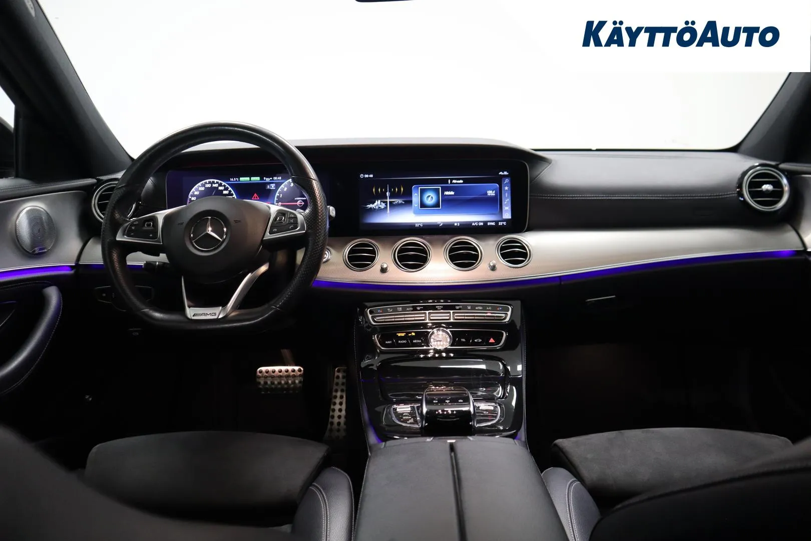 Mercedes-Benz E IPP-523 carousel image
