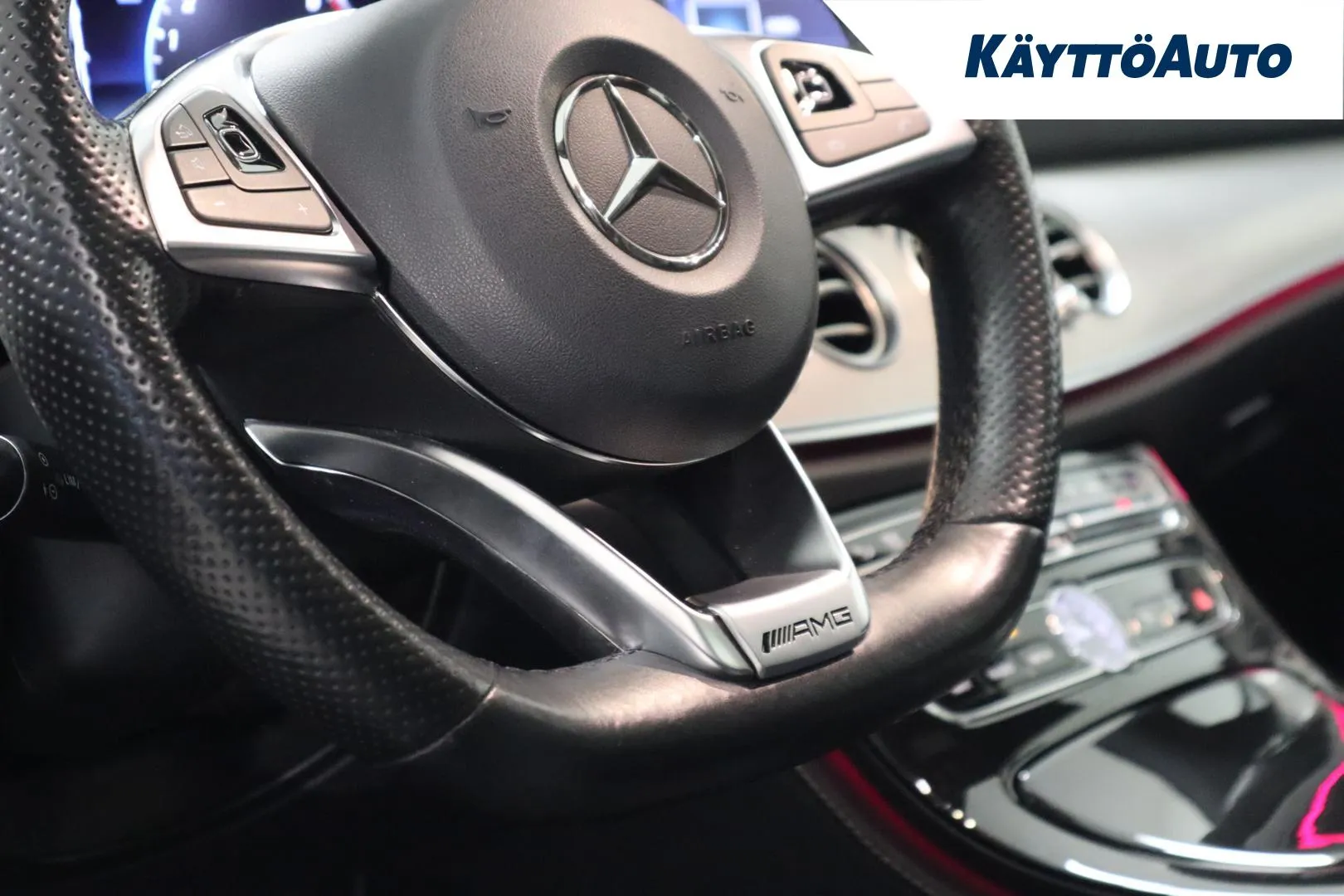 Mercedes-Benz E IPP-523 carousel image