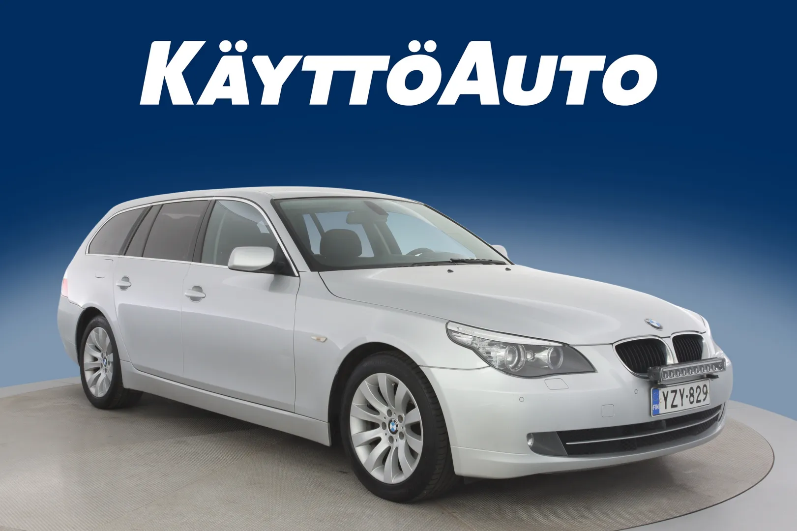 BMW 520 YZY-829 carousel image