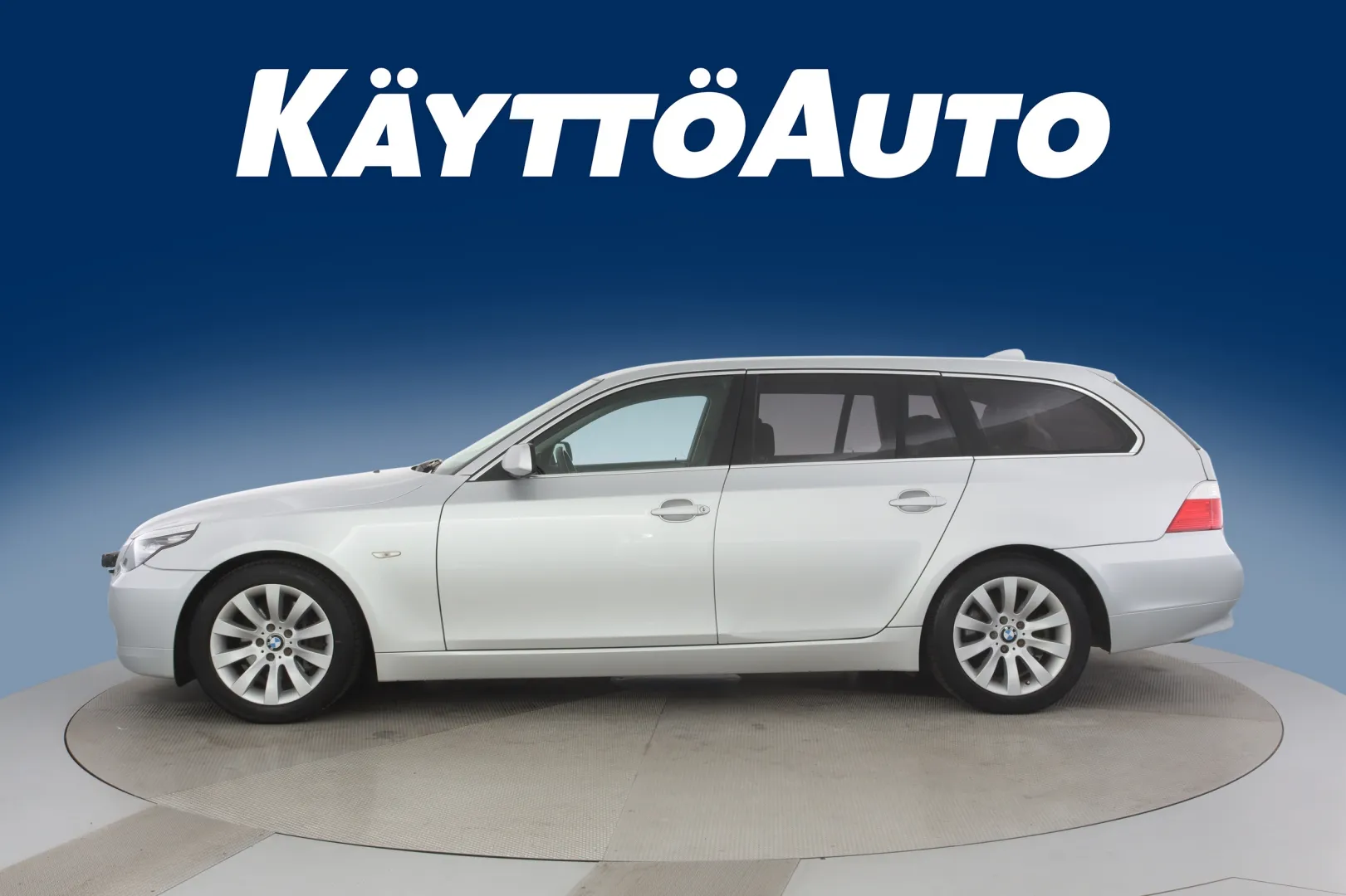 BMW 520 YZY-829 carousel image