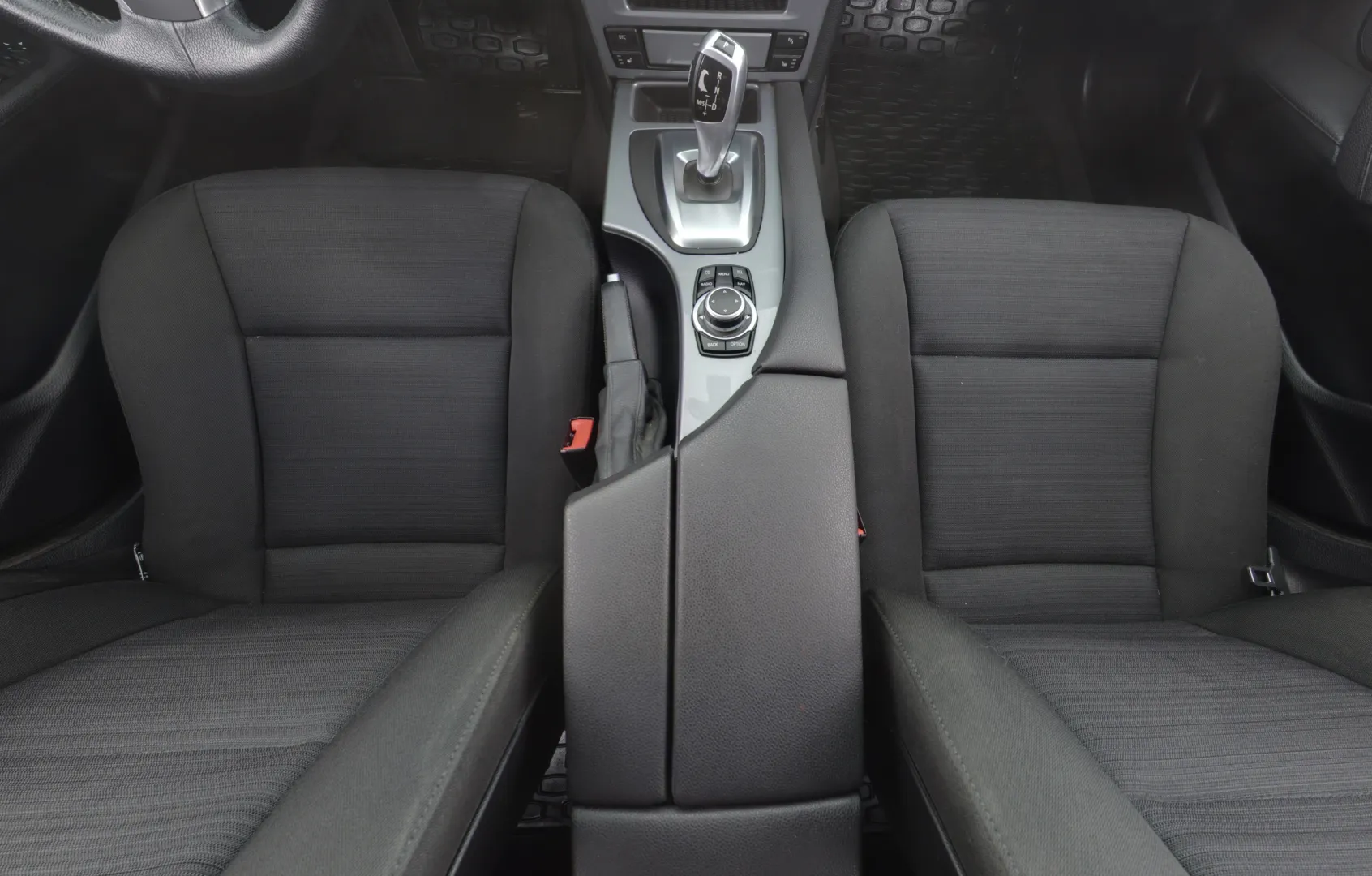 BMW 520 YZY-829 carousel image