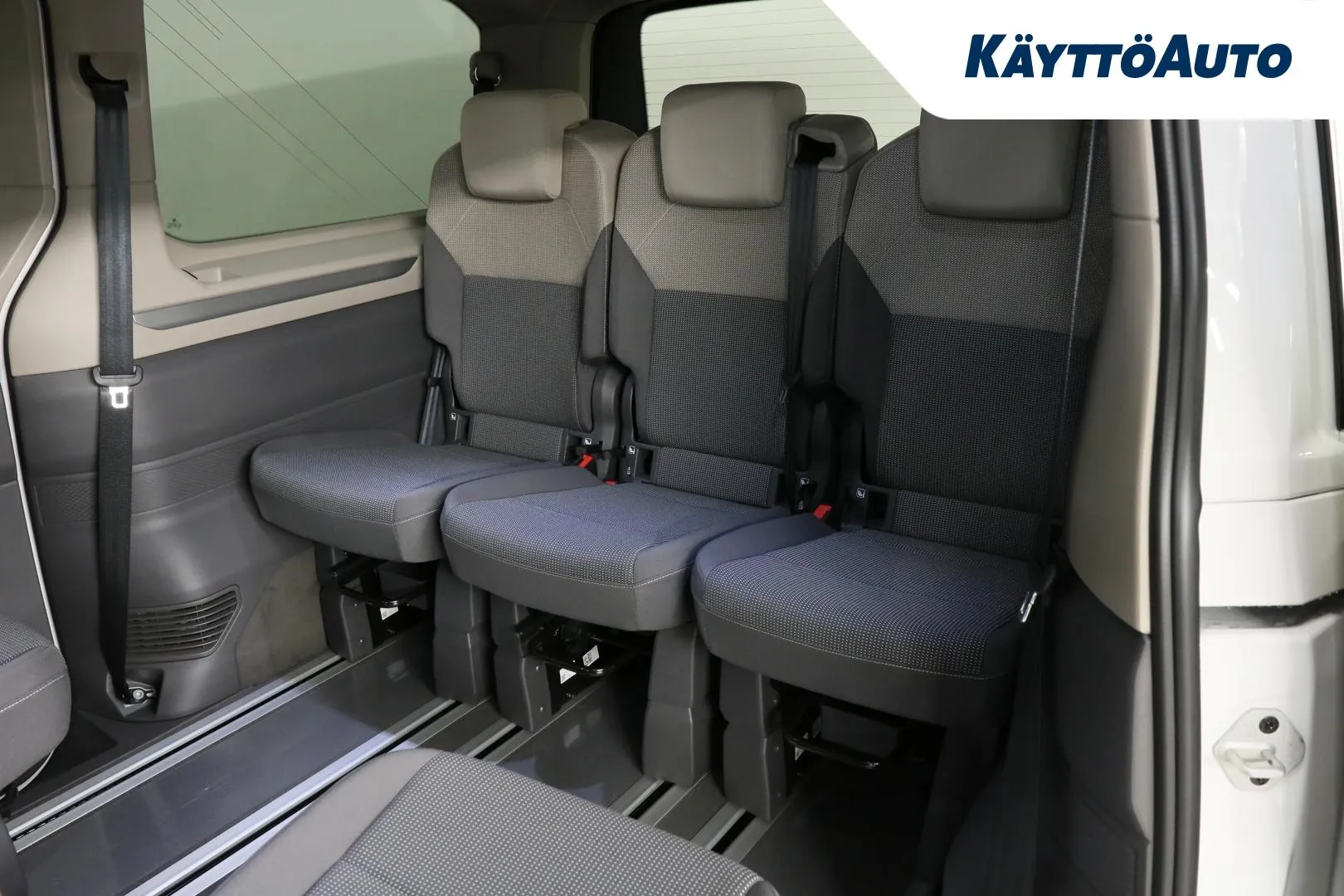 Volkswagen Multivan GRI-254 carousel image