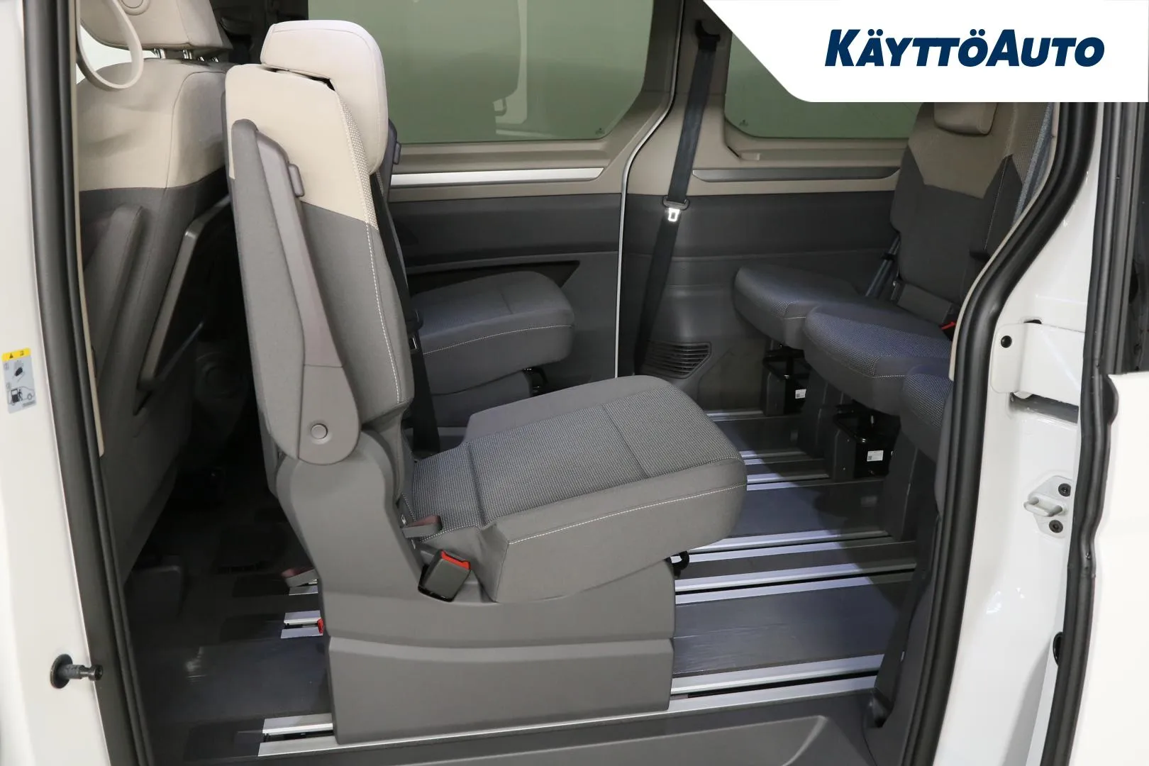 Volkswagen Multivan GRI-254 carousel image