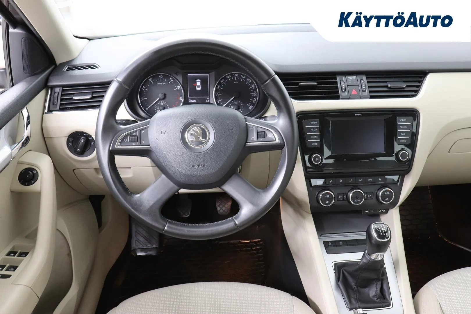 SKODA Octavia CIS-475 carousel image