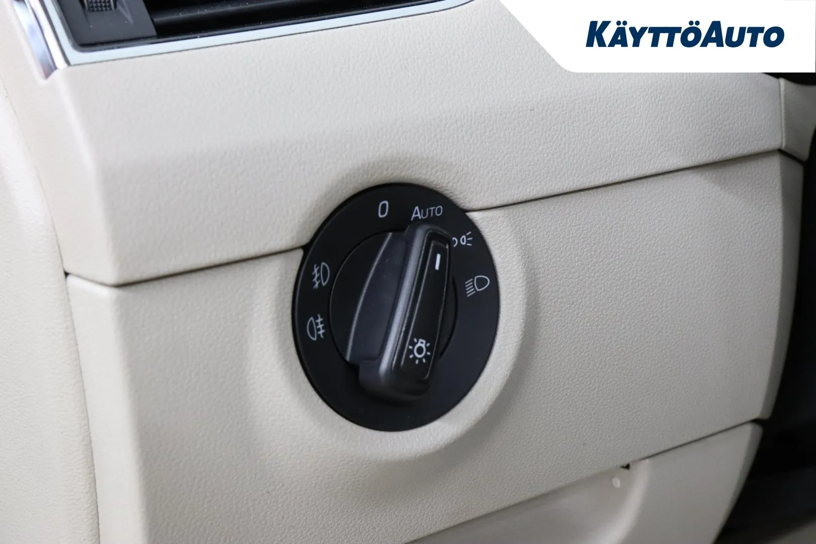 SKODA Octavia CIS-475 carousel image