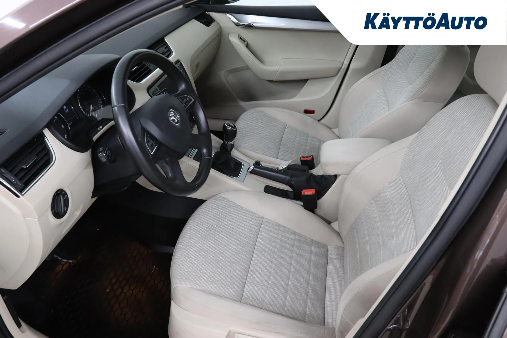 SKODA Octavia CIS-475 carousel image