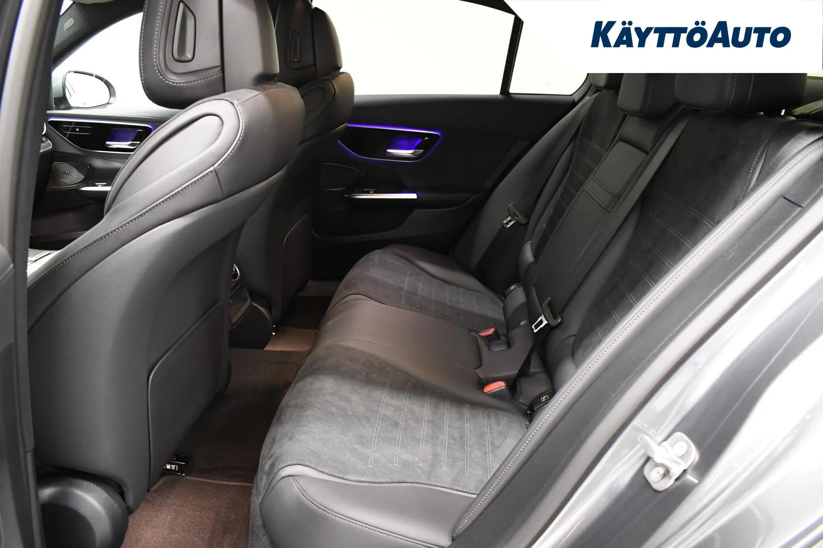 Mercedes-Benz C KXB-435 carousel image