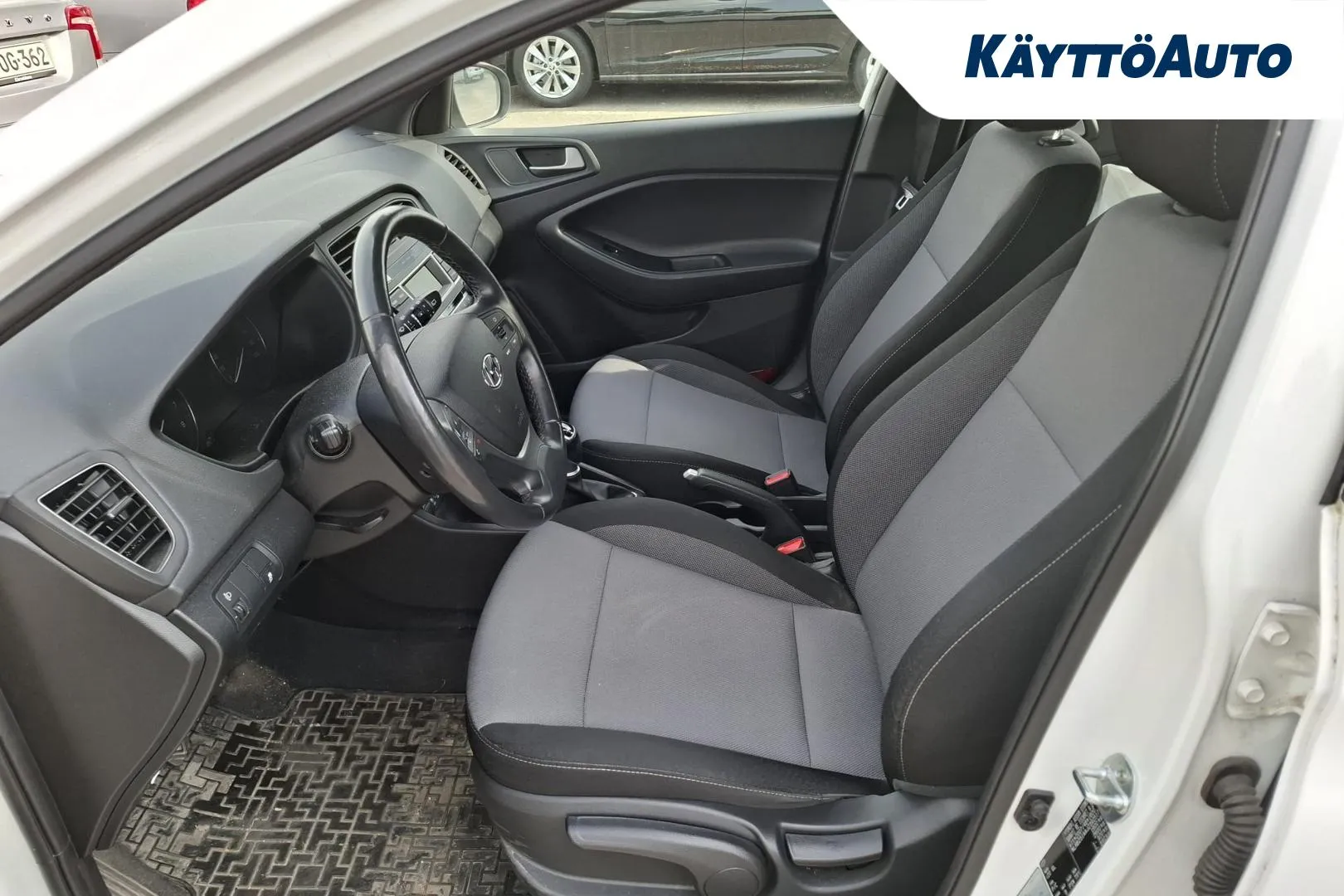 Hyundai i20 5d VZN-357 carousel image