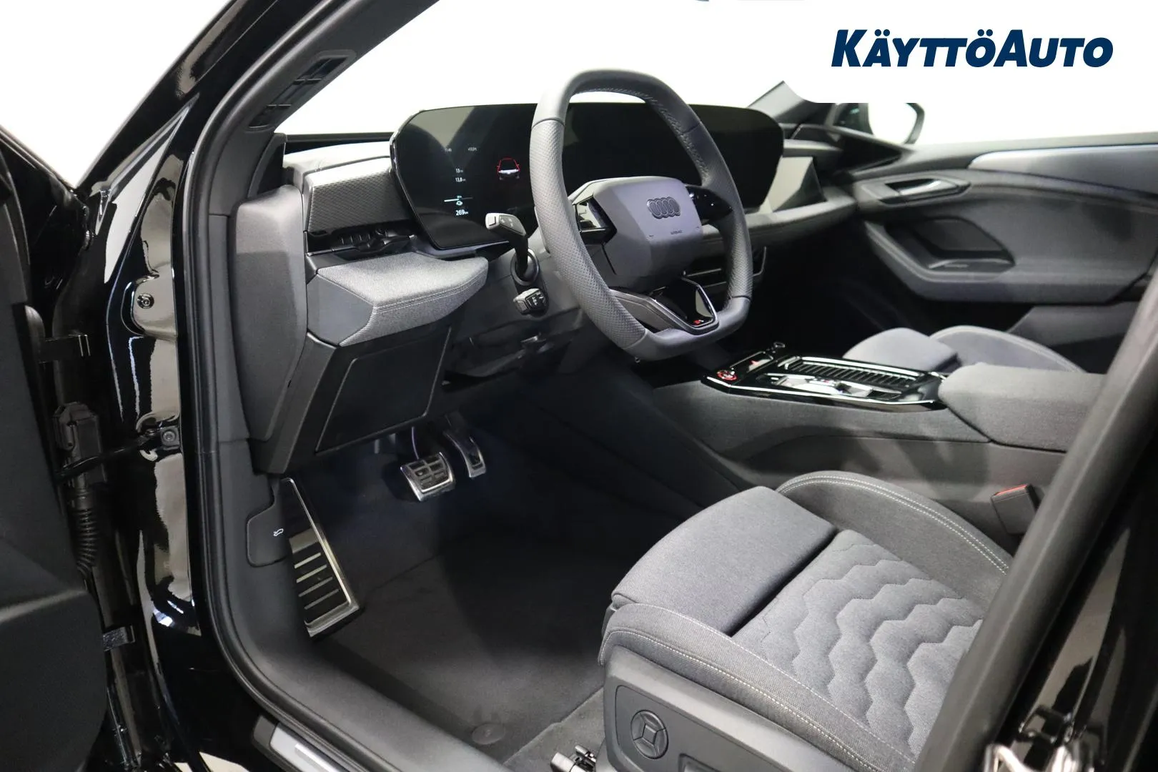 Audi A6 e-tron RXN-455 carousel image
