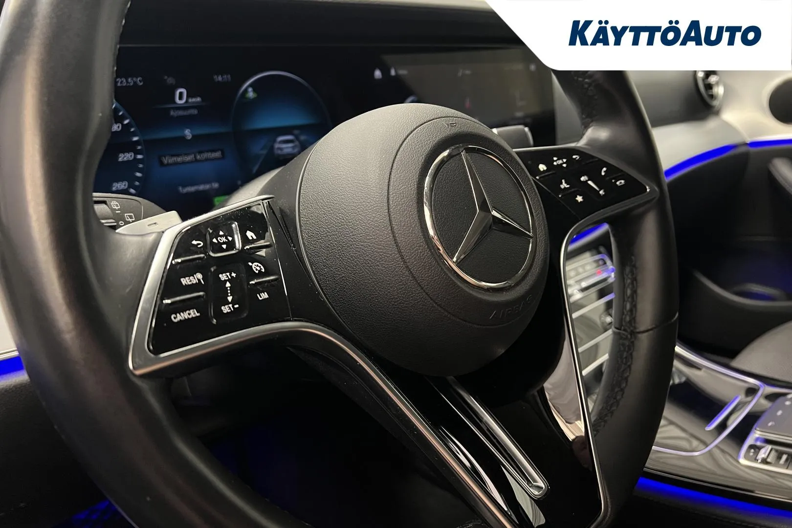 MERCEDES-BENZ E JMM-466 carousel image