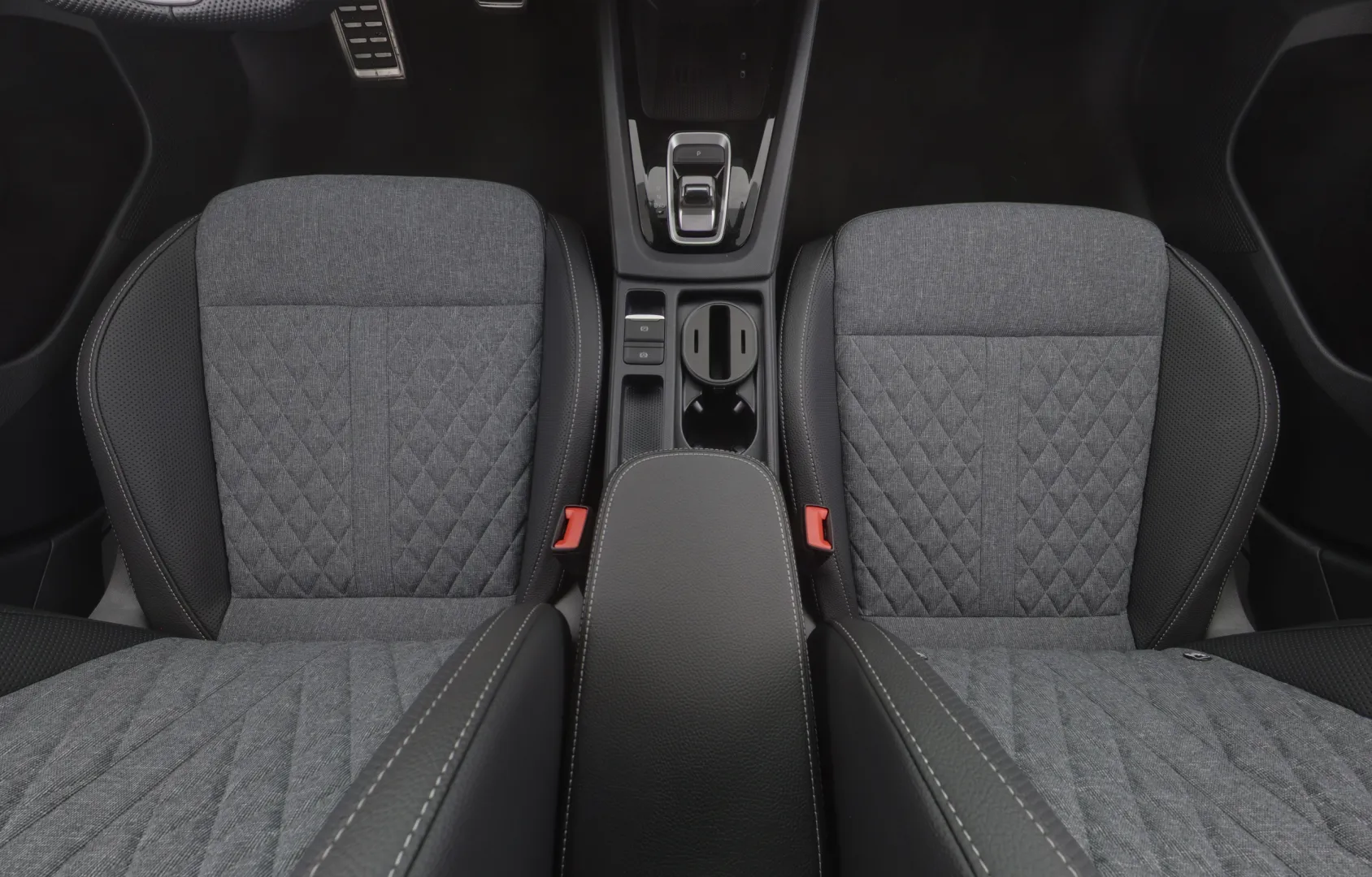 Skoda Octavia GRK-216 carousel image
