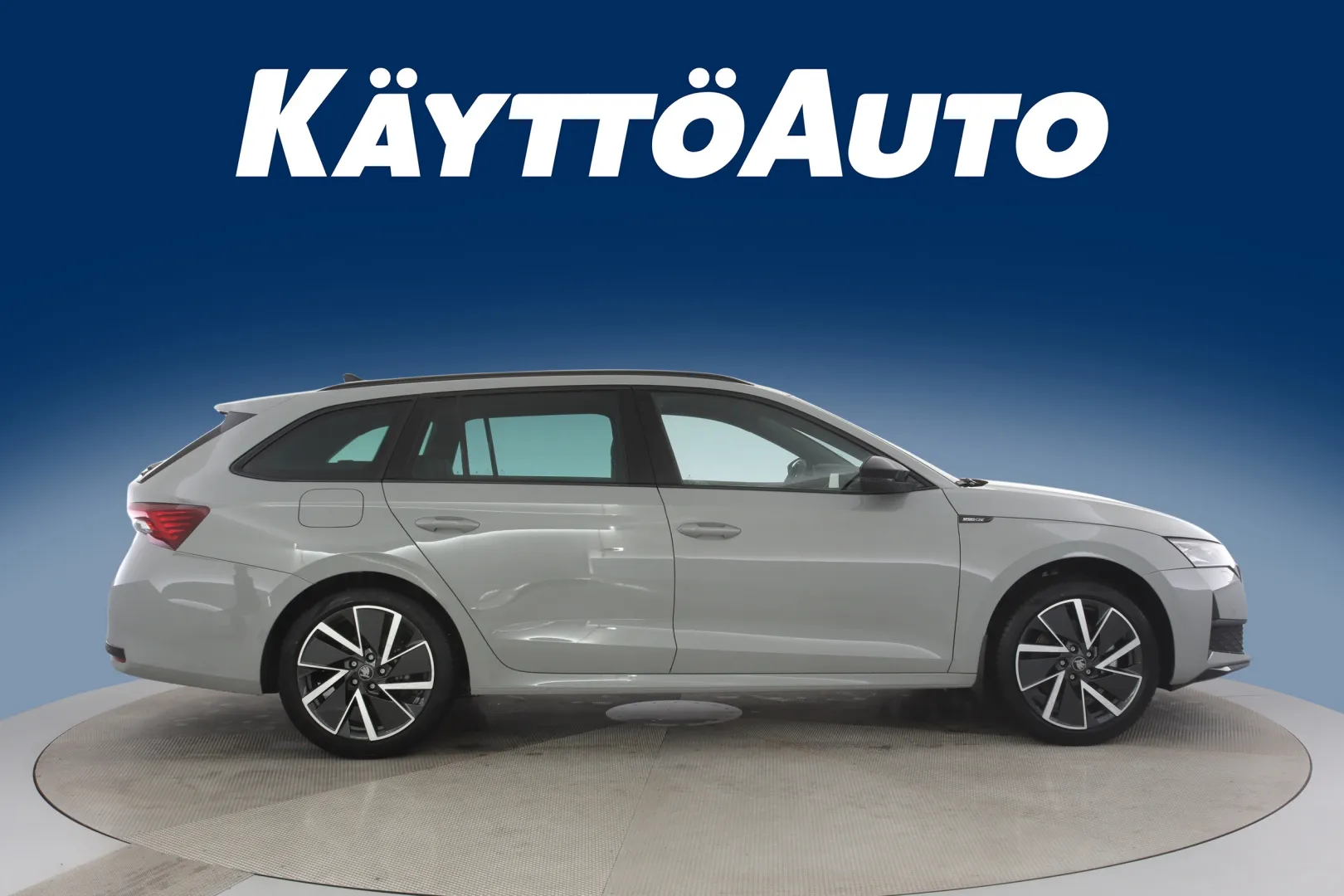 Skoda Octavia GRK-216 carousel image