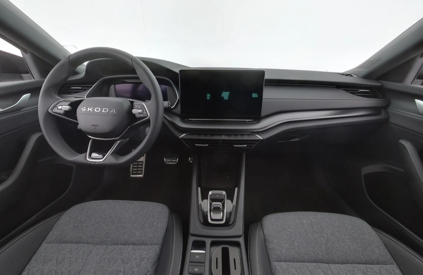 Skoda Octavia GRK-216 carousel image