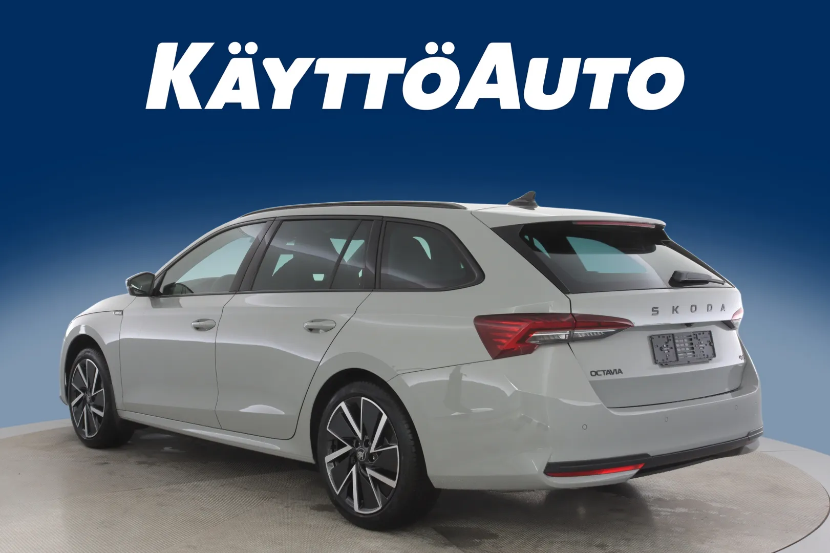 Skoda Octavia GRK-216 carousel image