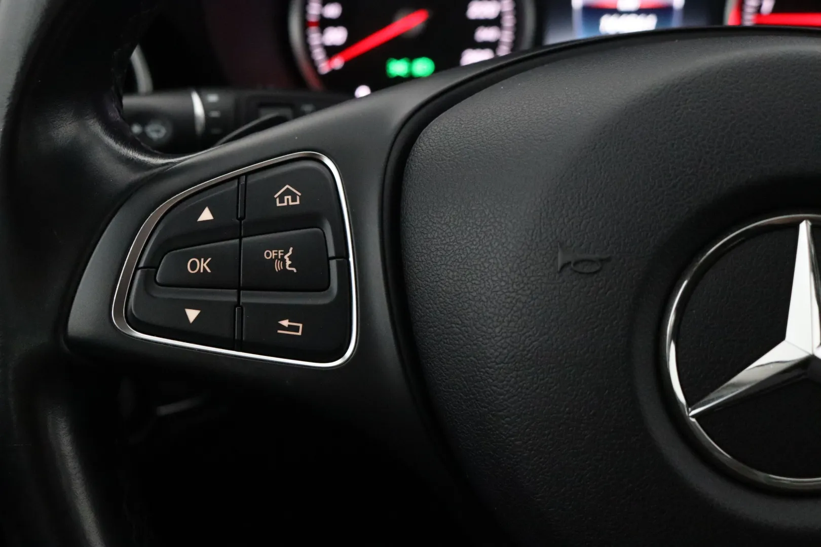 Mercedes-Benz C BSR-706 carousel image