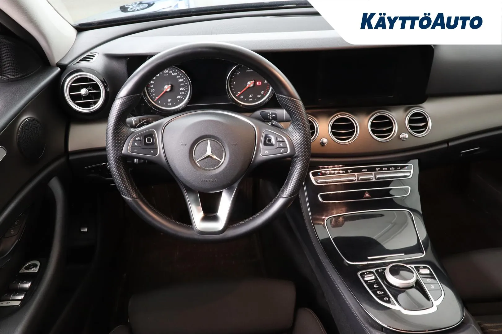 Mercedes-Benz E CPK-606 carousel image